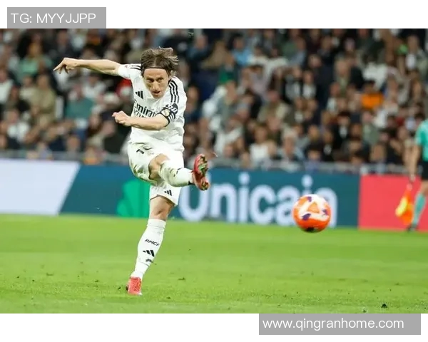 莫德里奇荣获月度最佳球员奖 实至名归彰显大师级风采